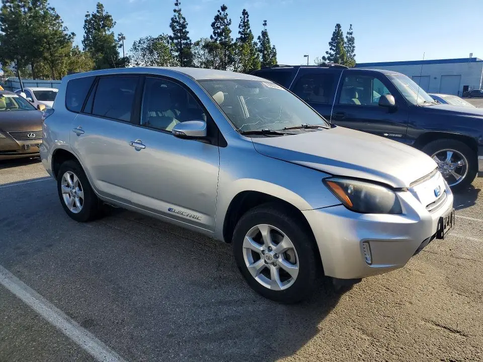 2013 TOYOTA RAV4   
