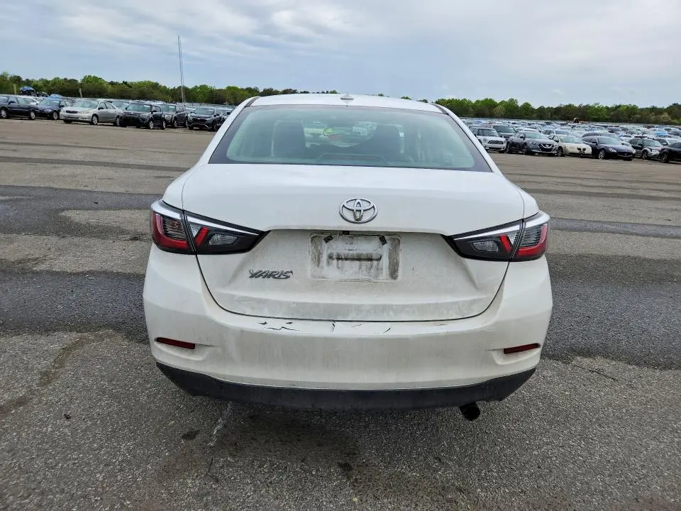 2019 TOYOTA YARIS L  
