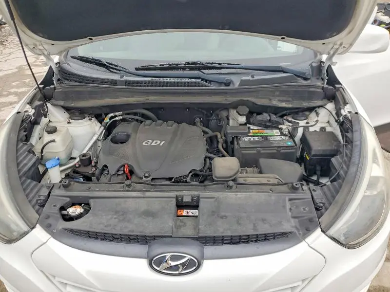 2015 HYUNDAI TUCSON SE  
