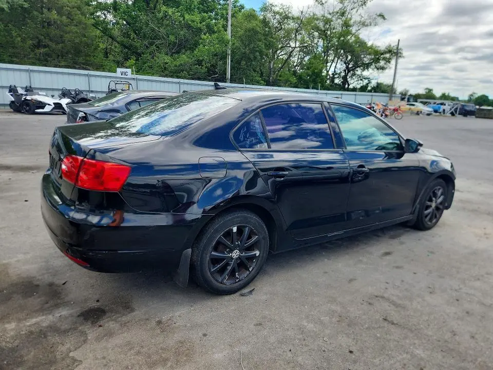 2012 VOLKSWAGEN JETTA SE  