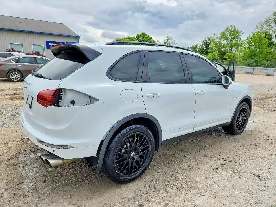 2015 PORSCHE CAYENNE SE HYBRID  