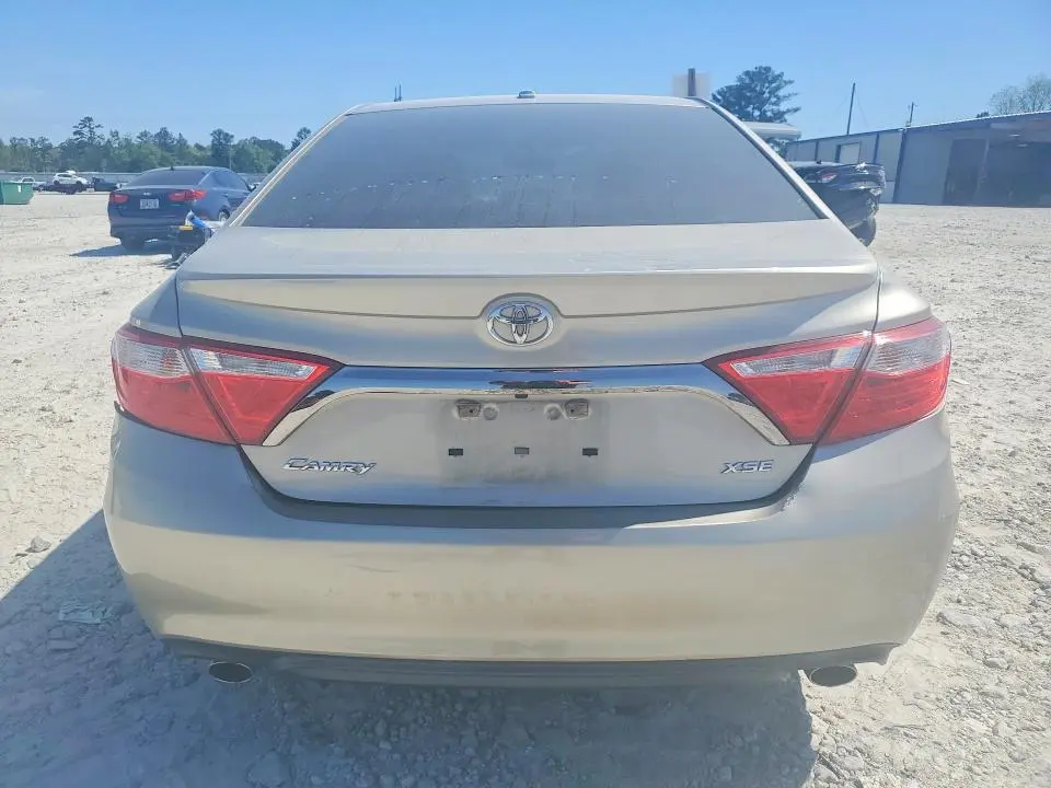 2015 TOYOTA CAMRY XSE V6  
