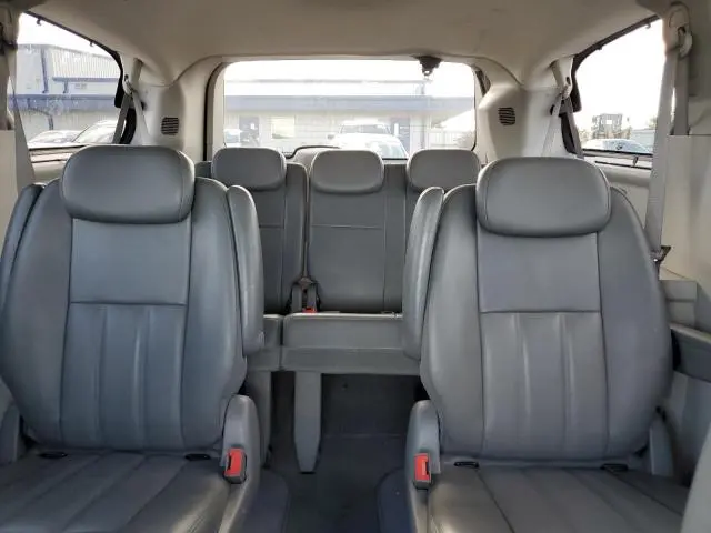 2010 CHRYSLER TOWN & COUNTRY TOURING  