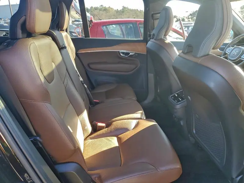 2022 VOLVO XC90 T6 MOMENTUM  