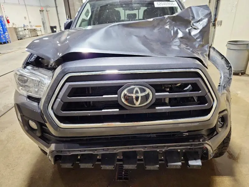 2020 TOYOTA TACOMA SR5 V6  