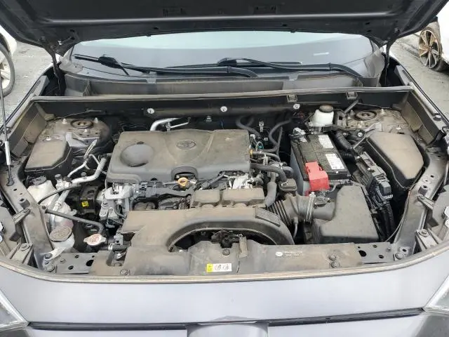 2021 TOYOTA RAV4 XLE  