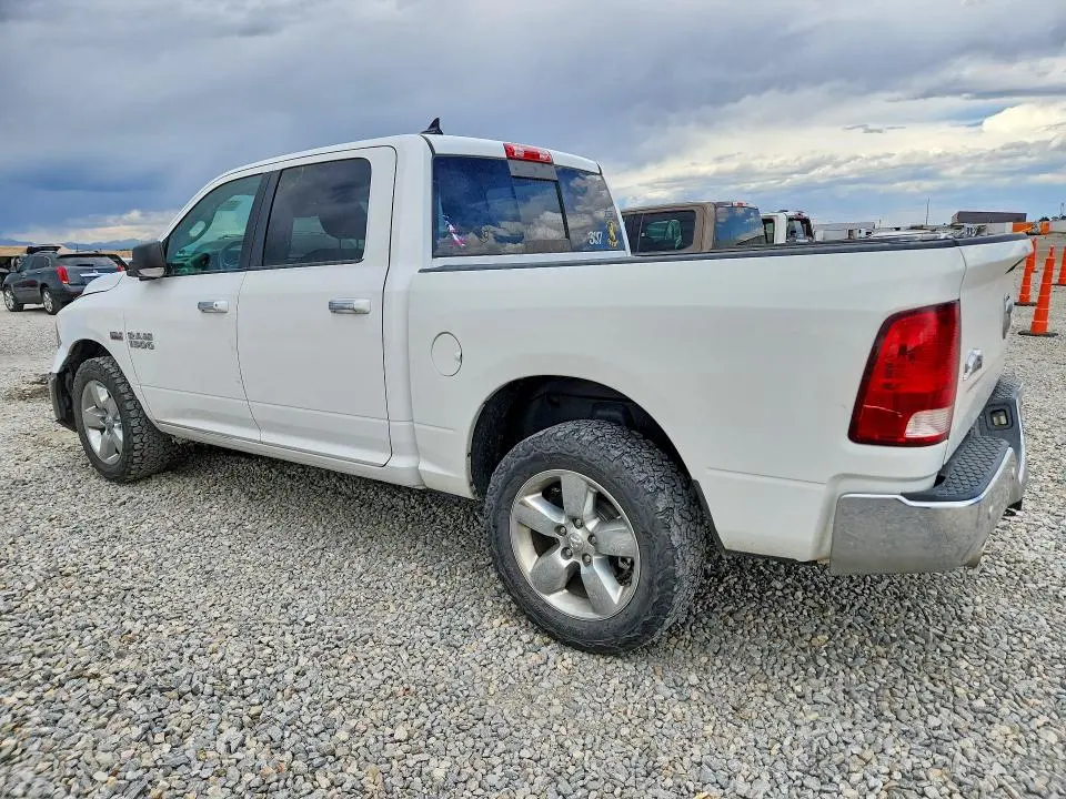 2017 RAM 1500 SLT  