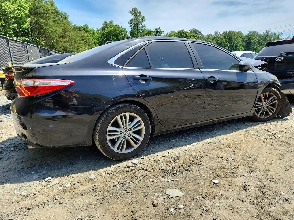 2015 TOYOTA CAMRY SE  