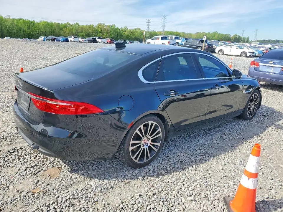 2016 JAGUAR XF PRESTIGE  