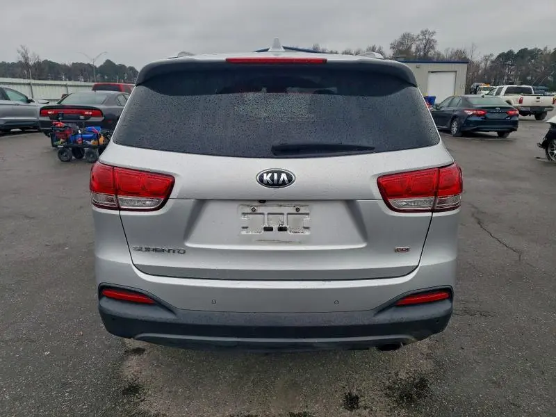 2018 KIA SORENTO LX  