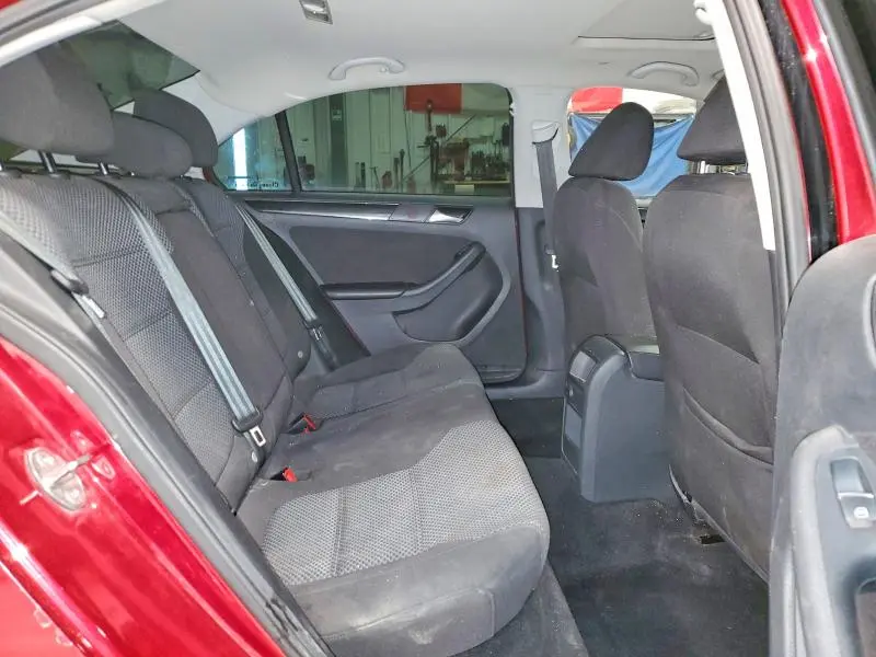 2016 VOLKSWAGEN JETTA SE  