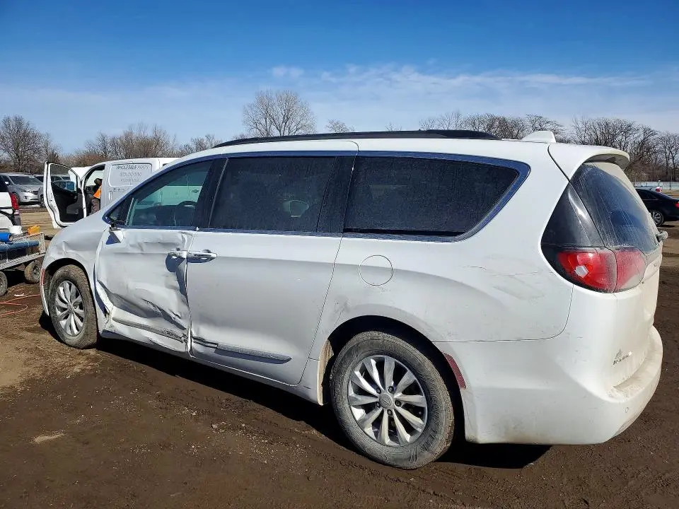 2017 CHRYSLER PACIFICA TOURING L  