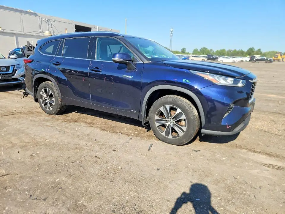2020 TOYOTA HIGHLANDER HYBRID XLE  