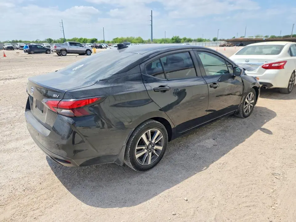 2020 NISSAN VERSA SV  