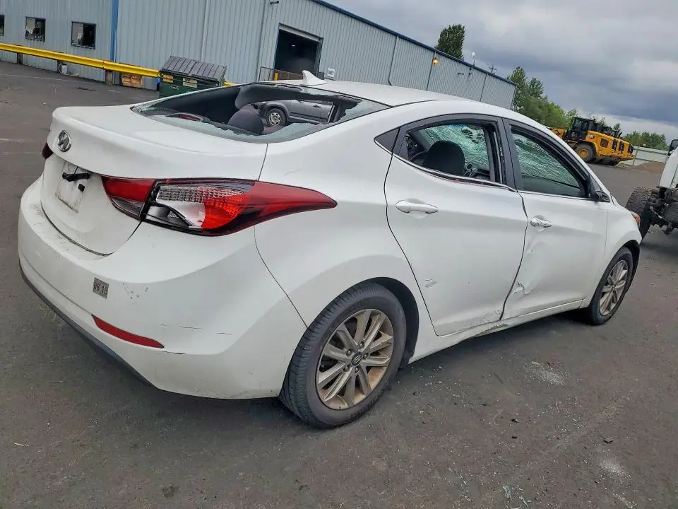2015 HYUNDAI ELANTRA SE  