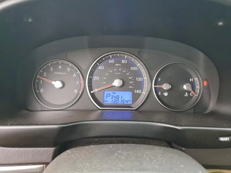 2011 HYUNDAI SANTA FE GLS  