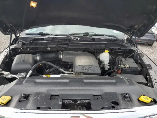 2016 RAM 1500 SLT  