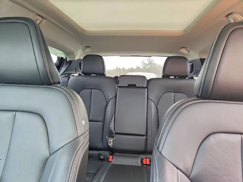 2020 VOLVO XC40 T5 MOMENTUM  