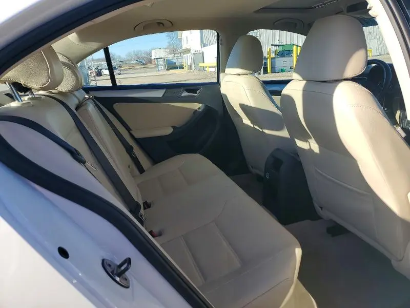 2013 VOLKSWAGEN JETTA SE  