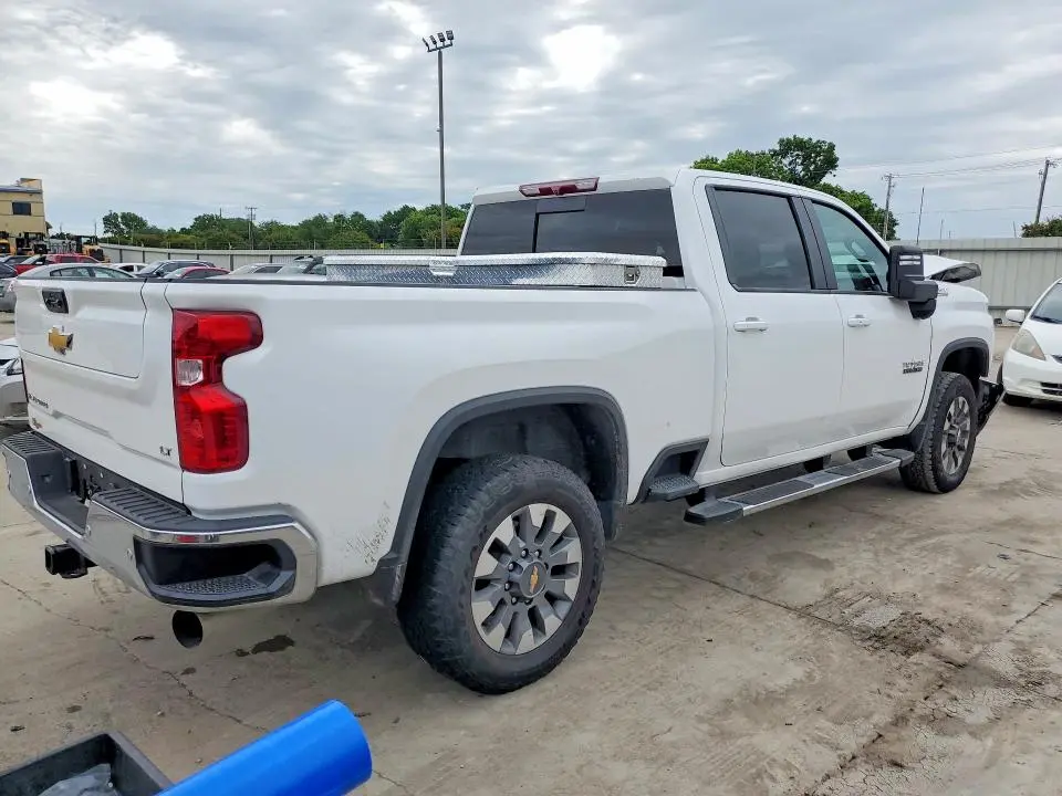 2025 CHEVROLET SILVERADO   