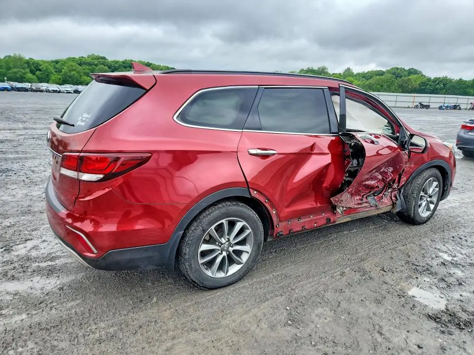 2018 HYUNDAI SANTA FE SE  