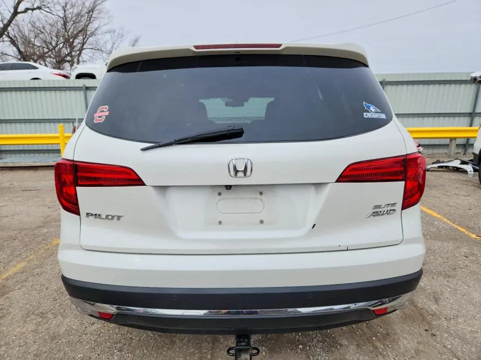 2017 HONDA PILOT ELITE  