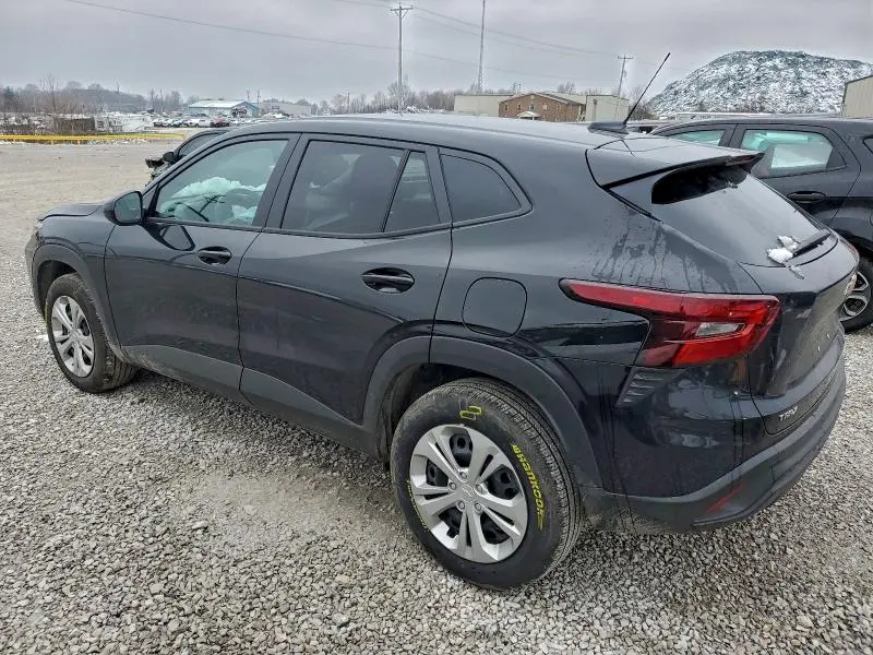 2025 CHEVROLET TRAX LS  