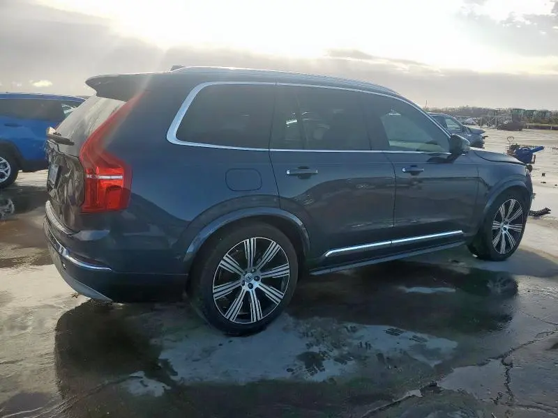 2022 VOLVO XC90   