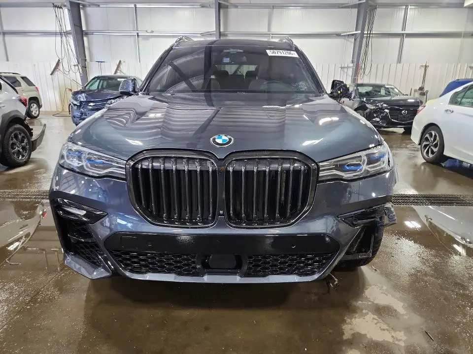 2022 BMW X7 M50I  
