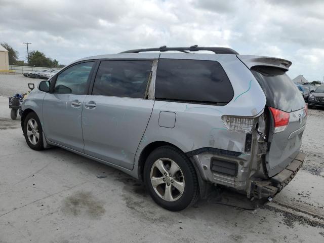 2011 TOYOTA SIENNA LE