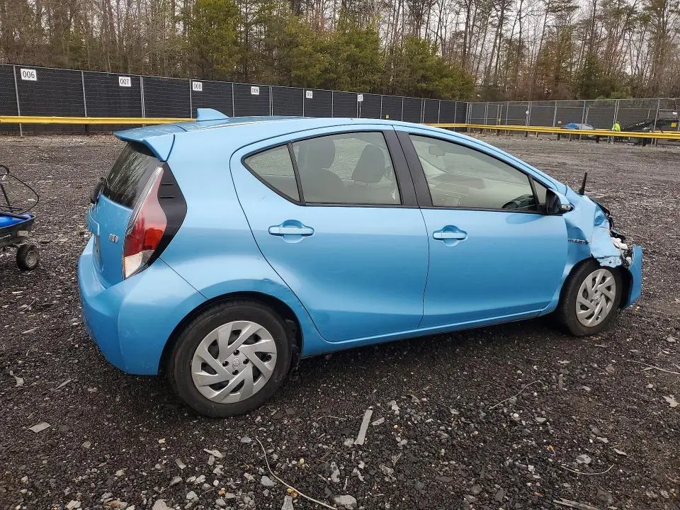 2016 TOYOTA PRIUS C TWO  