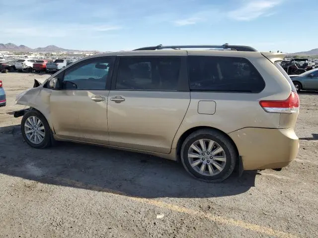 2012 TOYOTA SIENNA XLE  