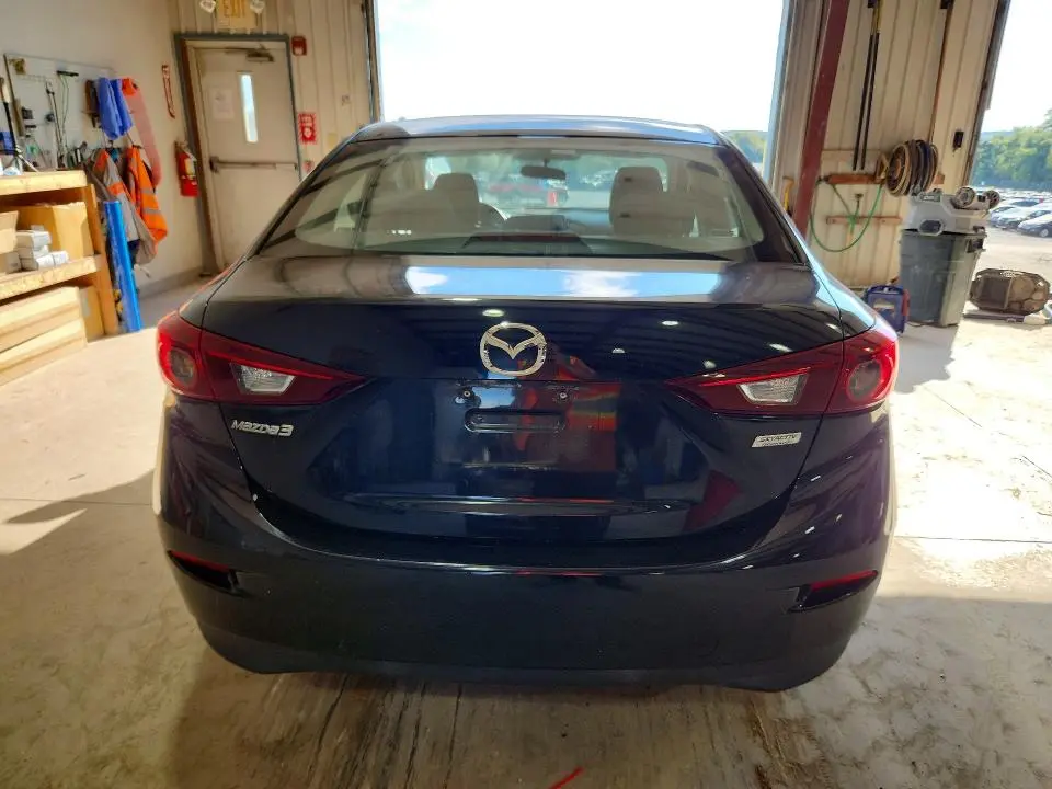 2015 MAZDA 3 SV  