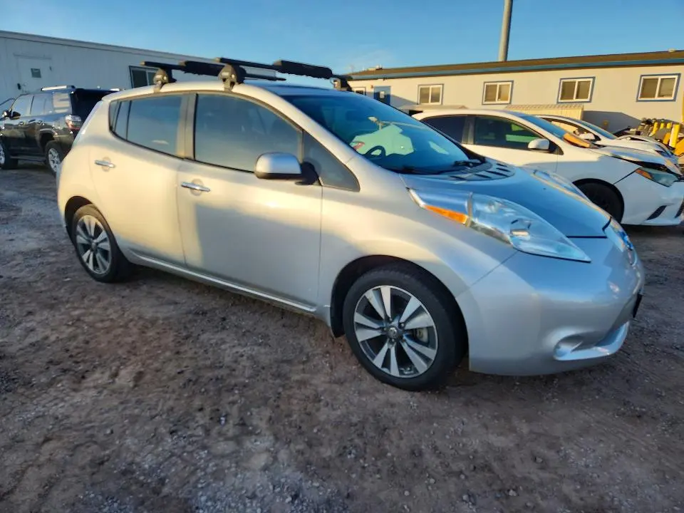 2017 NISSAN LEAF SV  