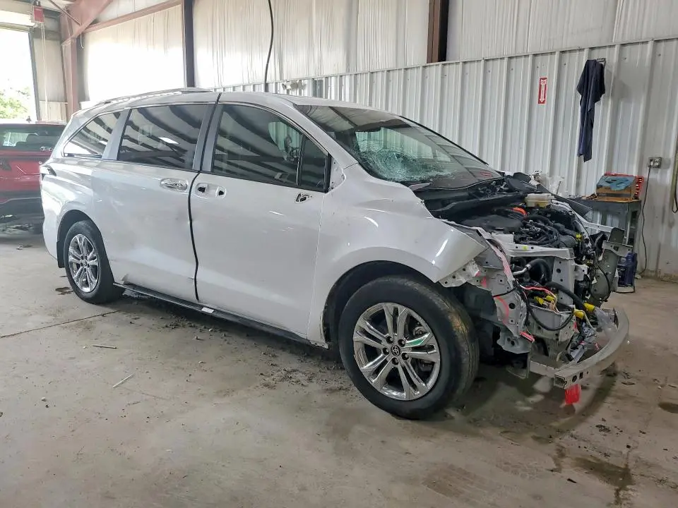 2024 TOYOTA SIENNA PLATINUM 7-PASSENGER  