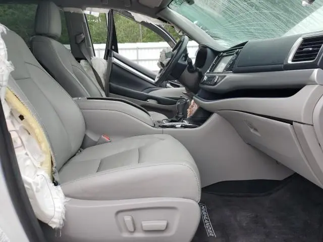 2018 TOYOTA HIGHLANDER SE  