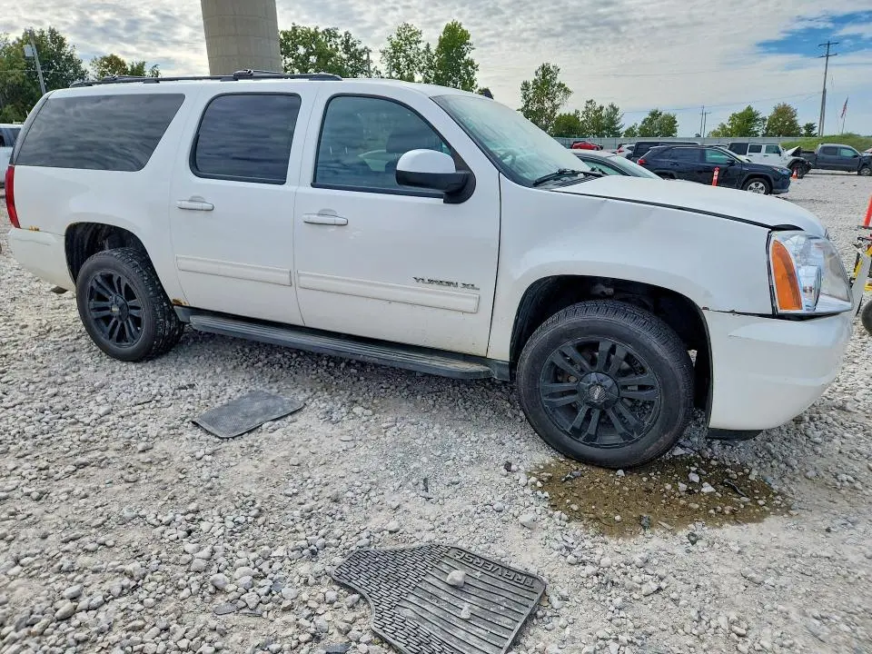 2011 GMC YUKON XL K1500 SLE  