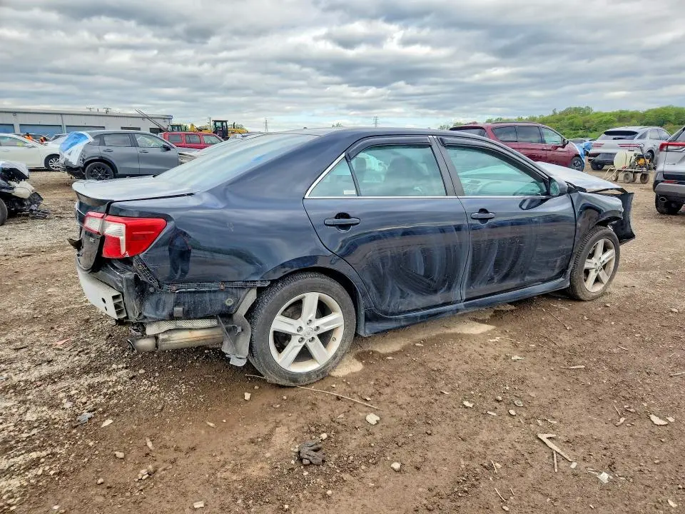 2013 TOYOTA CAMRY SE  