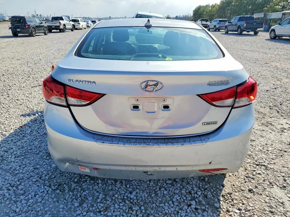 2013 HYUNDAI ELANTRA GLS  