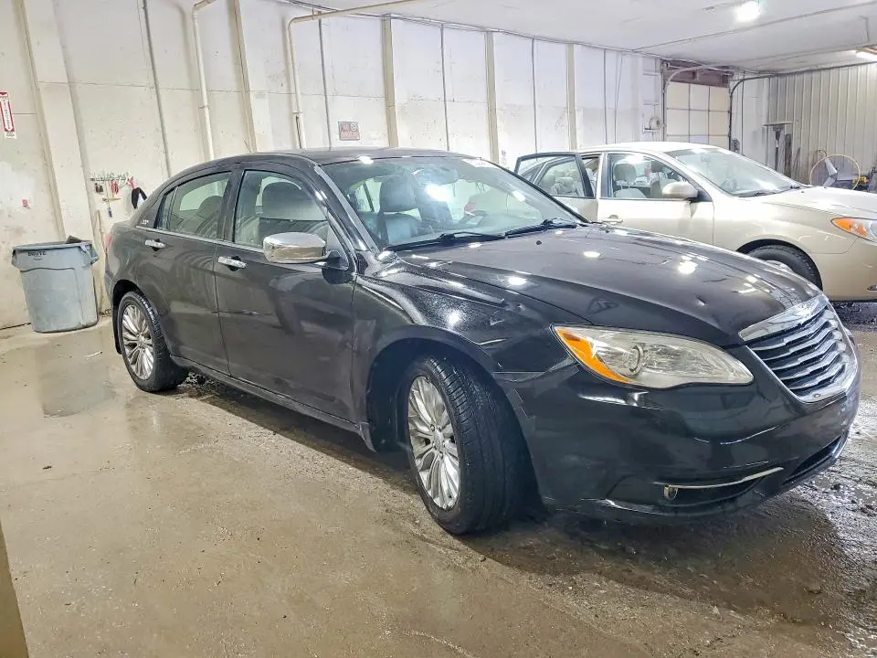 2011 CHRYSLER 200 LIMITED  