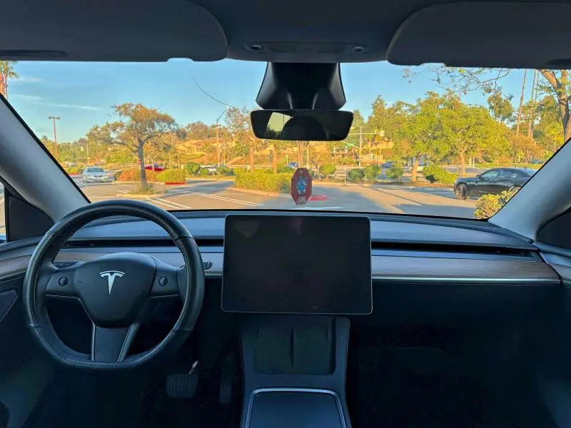 2025 TESLA MODEL Y   