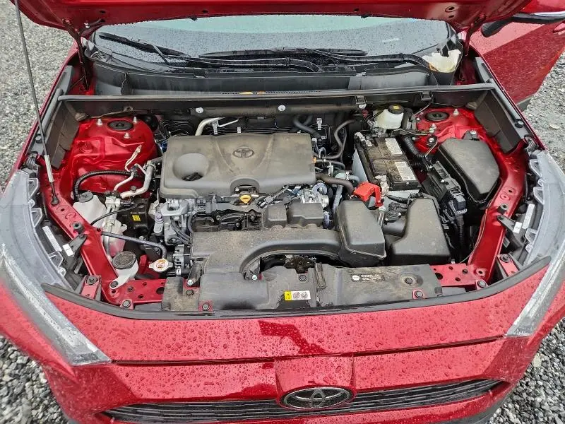 2025 TOYOTA RAV4 XLE  