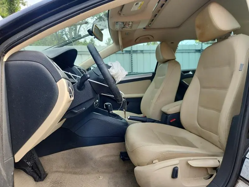 2013 VOLKSWAGEN JETTA SE  