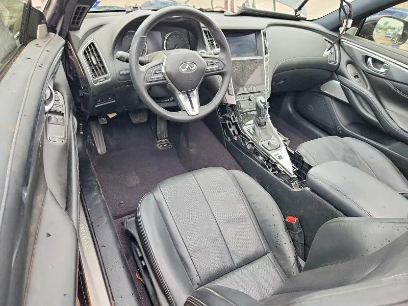 2022 INFINITI Q60 LUXE  