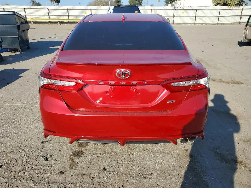 2019 TOYOTA CAMRY SE  