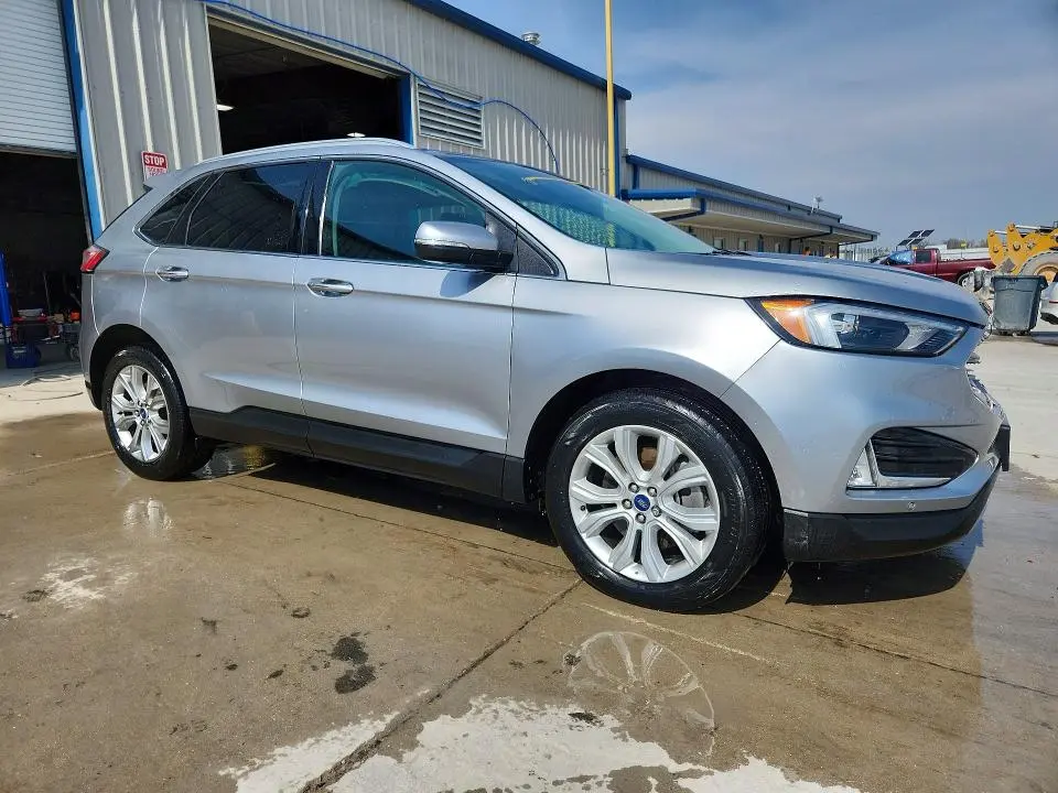2022 FORD EDGE TITANIUM  