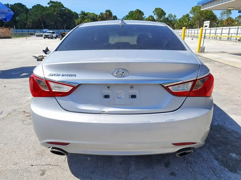 2011 HYUNDAI SONATA SE  