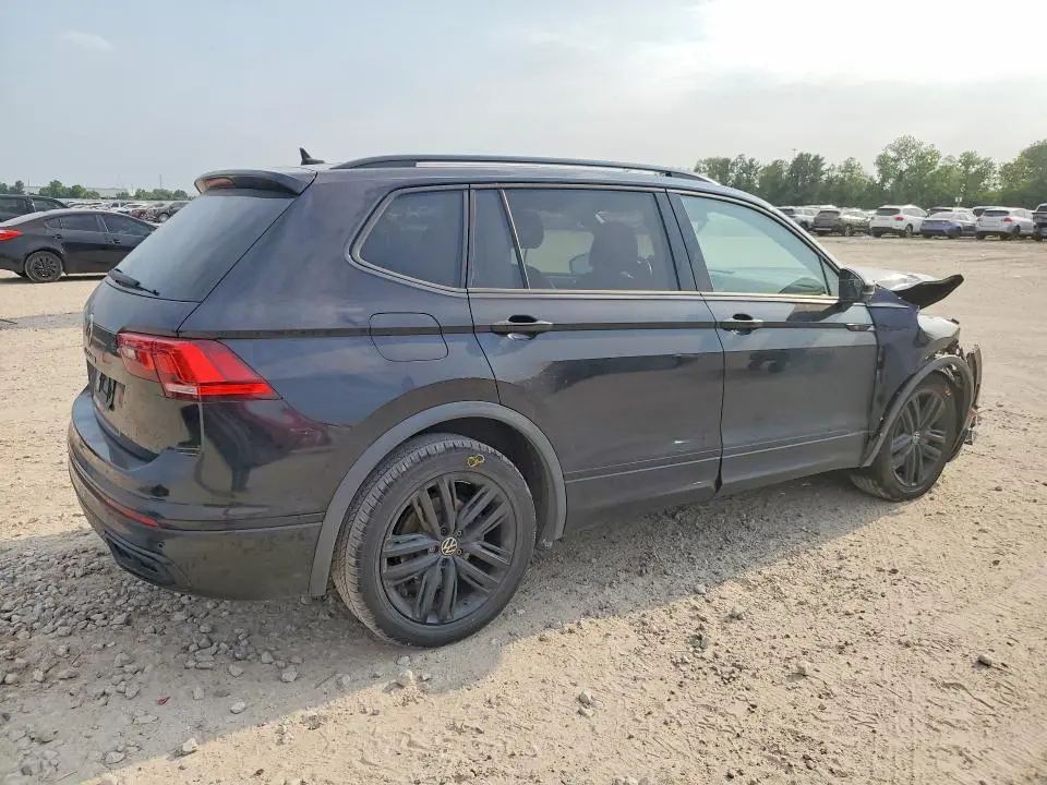2022 VOLKSWAGEN TIGUAN SE R-LINE BLACK  