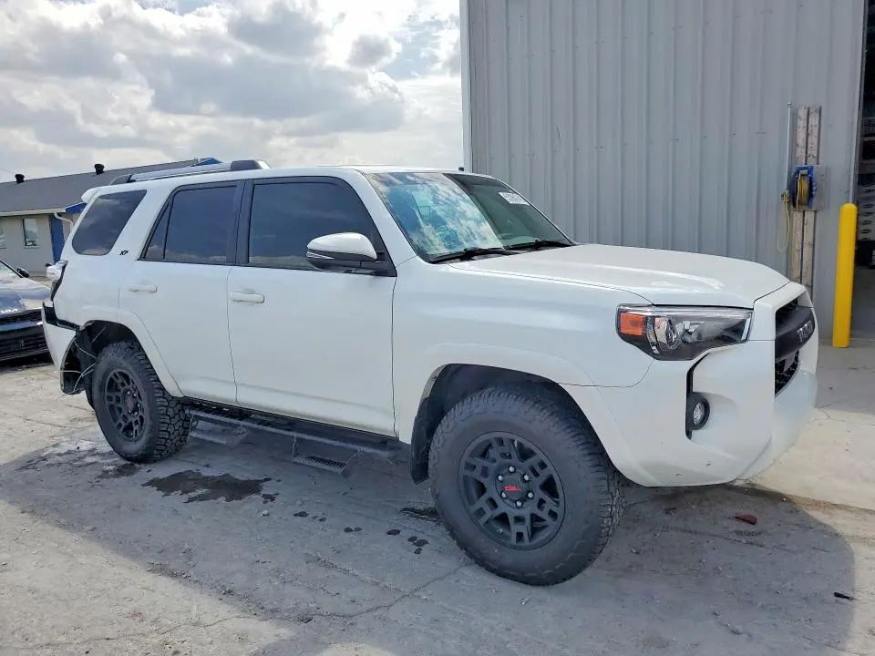2024 TOYOTA 4RUNNER SR5 PREMIUM  