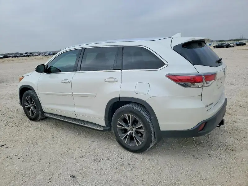 2016 TOYOTA HIGHLANDER XLE  